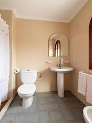 Hostal-Restaurante El Paisano Guadalema de los Quinteros Екстериор снимка