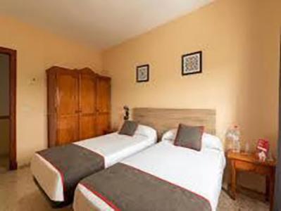 Hostal-Restaurante El Paisano Guadalema de los Quinteros Екстериор снимка